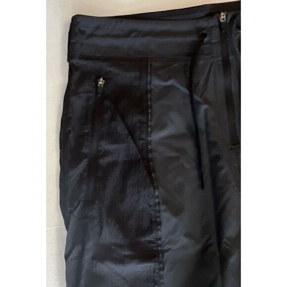 Nike FB7825-010 Women's Sz Small Black Run Division Storm-Fit Run Jogger Pants - Picture 8 of 16